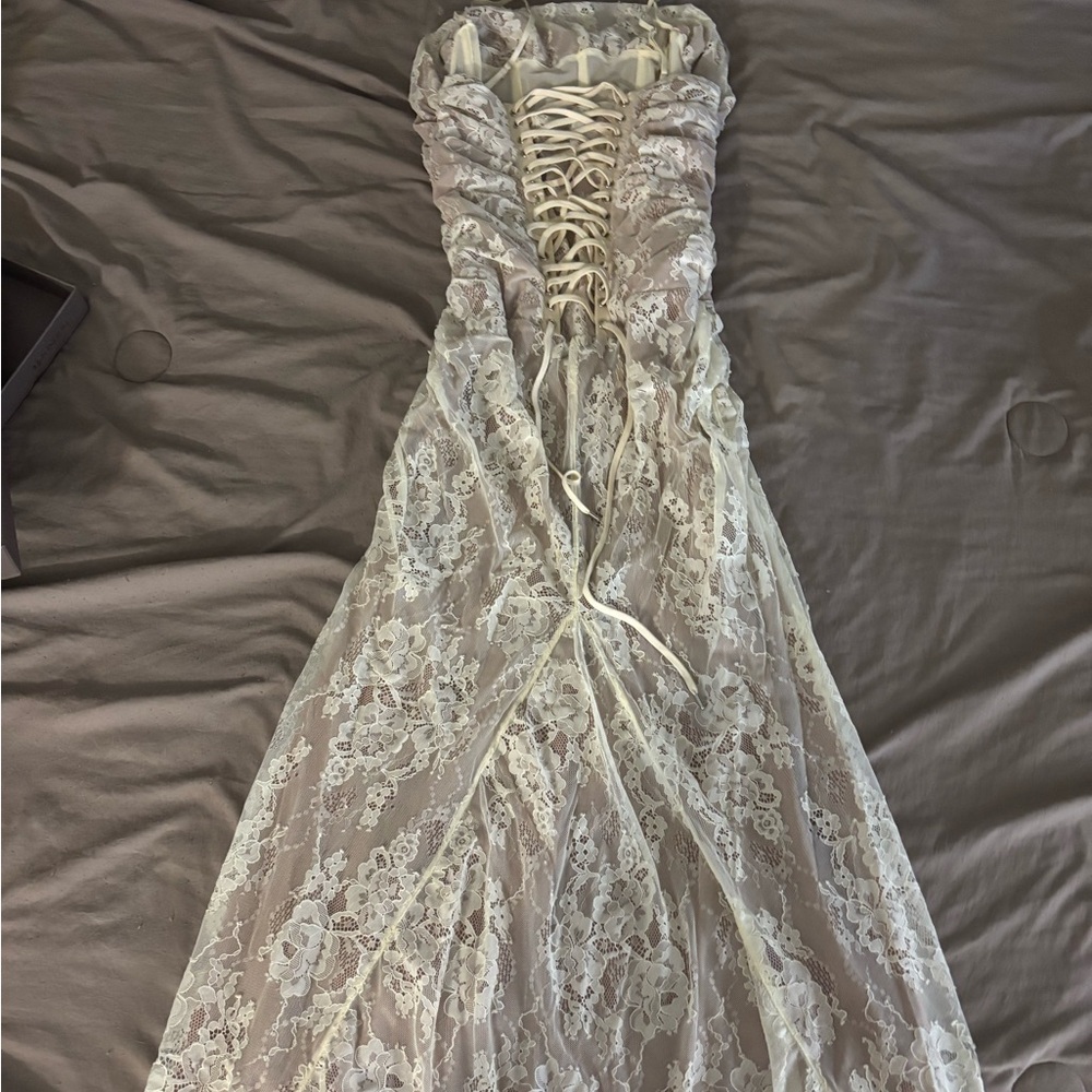 House of CB Cream Lace Maxi Dress - Picture 3 of 9
